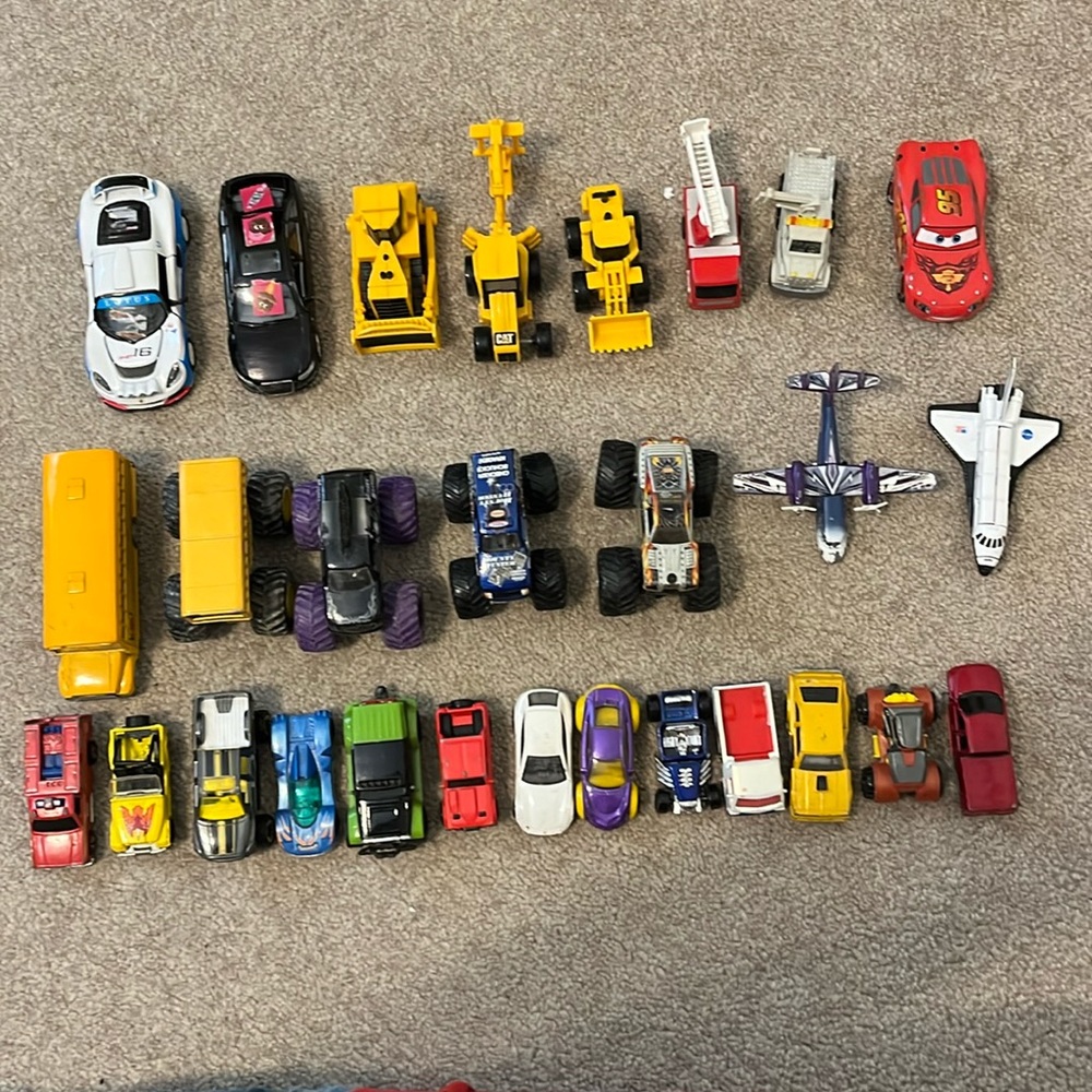 28 vehicles including Matchbox, School Bus, Cars, Construction, planes